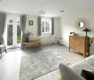 3 bedroom semi-detached house to rent - Photo 4