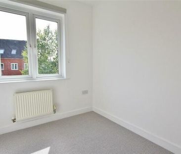 3 bedroom end of terrace house to rent - Photo 6