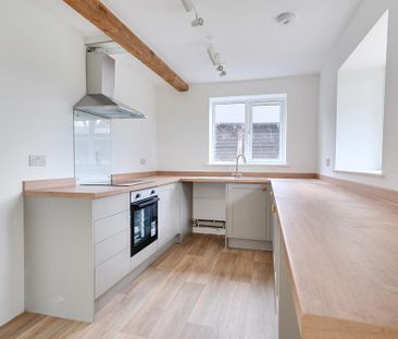 2 bedroom semi-detached house to rent - Photo 5