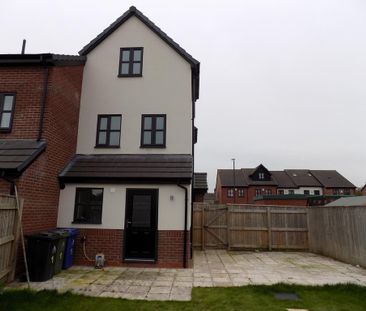 3 bedroom semi-detached house to rent - Photo 3