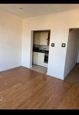 2 Bed Flat, Hitchin Road, LU2 - Photo 1