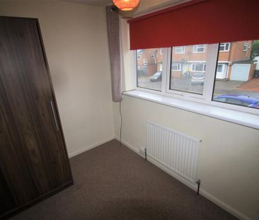 3 bedroom semi-detached house to rent - Photo 3