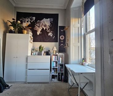 Room in a Shared Flat, Bruntsfield Place, EH10 - Photo 1