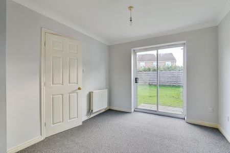 3 bedroom detached house to rent - Photo 2