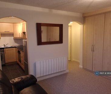 Studio to rent - Photo 2