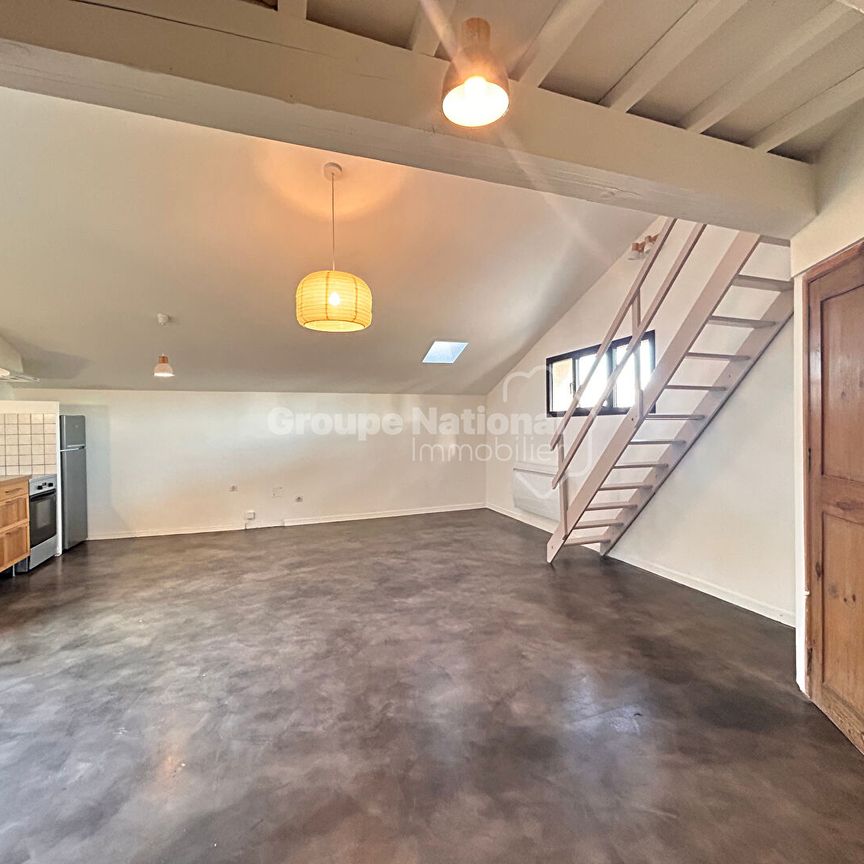 A LOUER Appartement T2 de 60m² centre de Chateauneuf Du Pape, - Photo 1