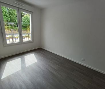 location Appartement T2 DE 42.22m² À COMBS LA VILLE - Photo 2