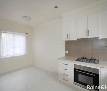 3-Bedroom Unit in Dandenong! - Photo 6