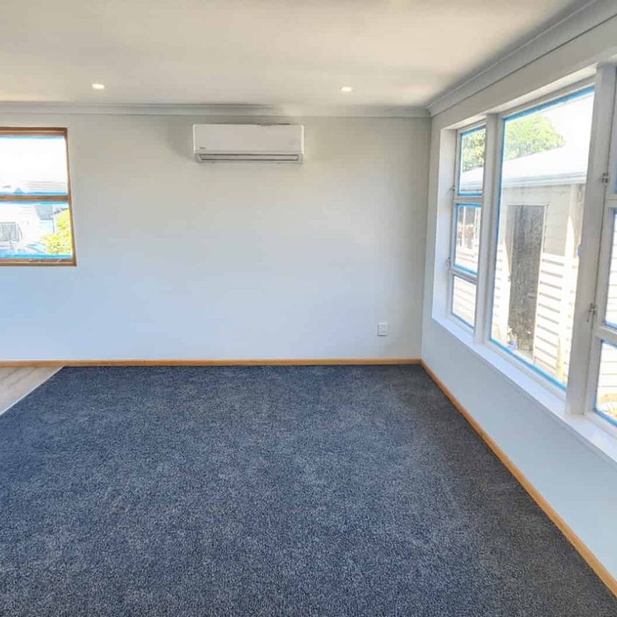 Westown, 3 bedrooms - Photo 1