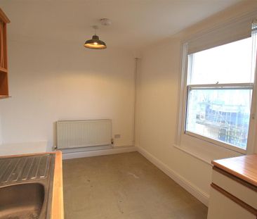 London Road South, Lowestoft - Photo 5