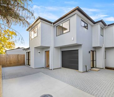 Plenty of Parking! - Photo 2