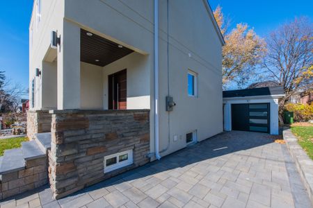 For Lease - 8 Clearview Heights, Toronto, Ontario - Photo 3