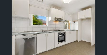 LOVELY 3 BEDROOM FAMILY HOME..... - Photo 5