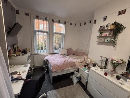 3 bedroom flat to rent - Photo 5
