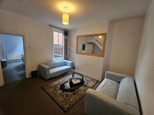 4 bedroom semi-detached house to rent - Photo 1