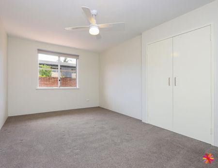 COMFORTABLE LIVING IN DESIRABLE LOCATION - Photo 5