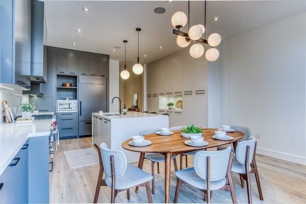 For Lease - 143 Chaplin Crescent, Toronto, Ontario - Photo 1