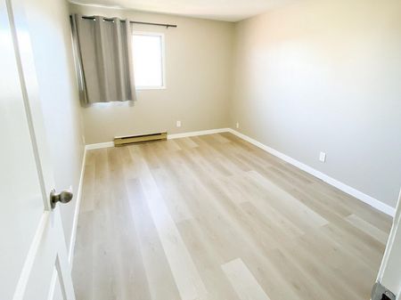 University Valley Apartments I &amp; II - Photo 5