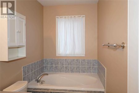 For Lease - 7 Solstice Drive, Toronto, Ontario - Photo 3