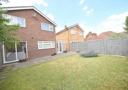 3 bedroom link detached house to rent - Photo 3