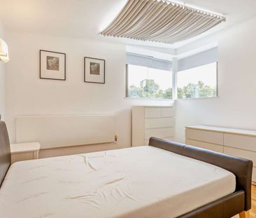 A modern one-bedroom furnished apartment ideally positioned in the ... - Photo 4