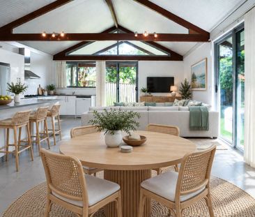 GORGEOUS FREESTANDING VILLA - PET FRIENDLY! - Photo 2