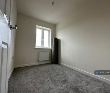 3 bedroom end of terrace house to rent - Photo 2