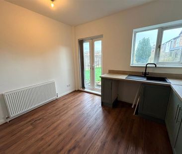 3 bedroom semi-detached house to rent - Photo 2