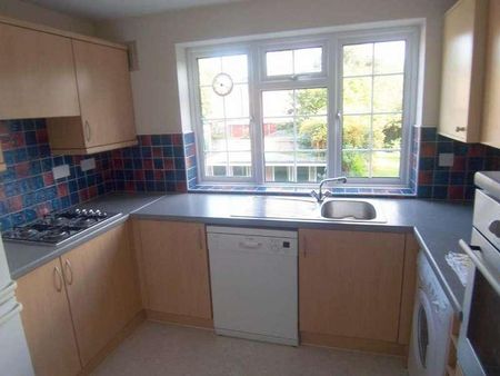 Oxford Court, Ashley Road, Epsom, Surrey, KT18 - Photo 2
