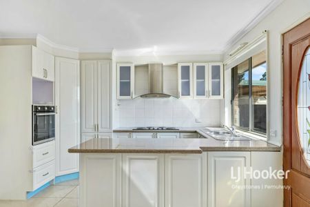 IMMACULATE 3 BEDROOM FAMILY HOME - Photo 3