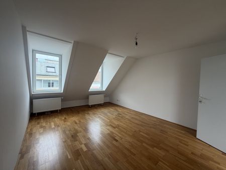 Ruhige 3 - Zimmer - Dachgeschosswohnung mit Terrasse I ab sofort - Photo 3