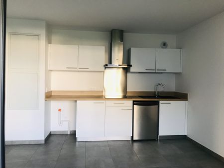 Location Appartement 1 pièce 29m² BEZANNES 51430 - Photo 2
