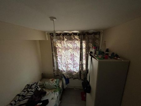 3 bedroom flat to rent - Photo 3