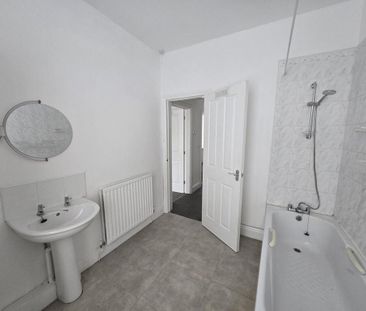 1 bedroom ground floor flat to rent - Photo 4