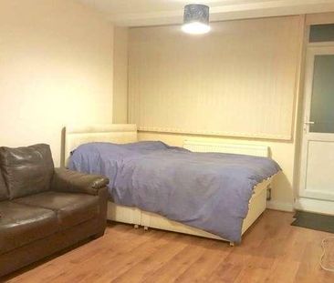 Dane Road, Ashford, TW15 - Photo 2