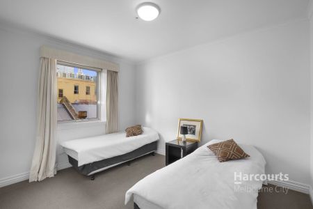 Inner-City Gem: Fully Furnished. All Utilities Included! - Photo 2