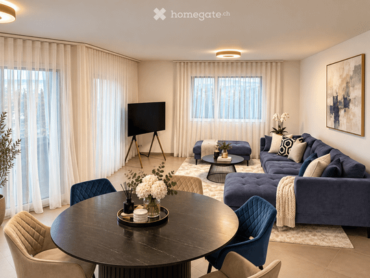 2.5-Zimmer-Wohnung mit verglastem Balkon in Freienbach – 73 m² - Photo 1