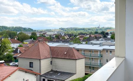 Sehr helle 4-Zimmer-Wohnung mit Loggia - Photo 3