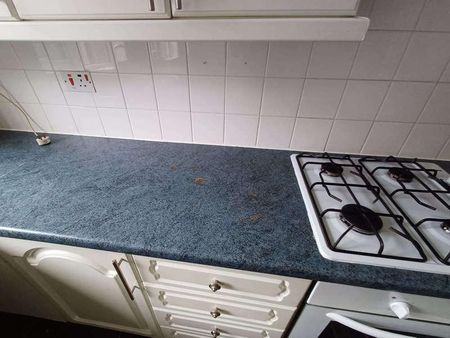 Brussels Way, Luton, LU3 - Photo 2