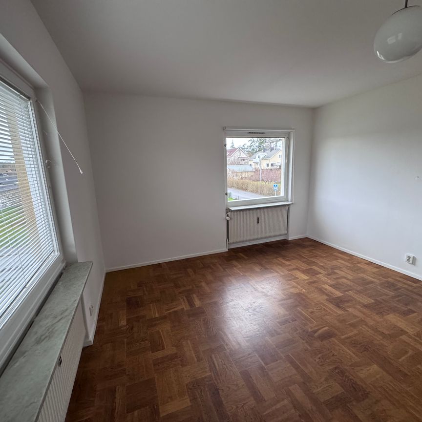 Villavägen, Rimbo - Photo 1