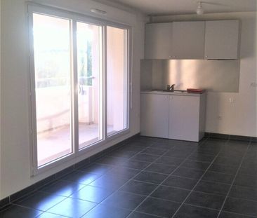 Location Appartement 3 pièces 60m² LORMONT 33310 - Photo 2