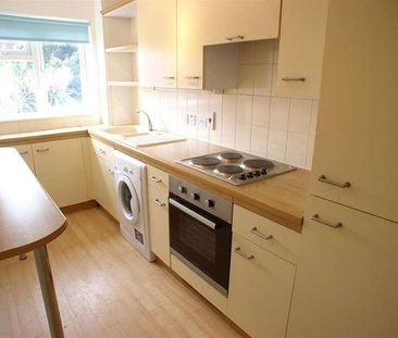 Shaw Drive, Walton-on-thames, KT12 - Photo 2