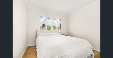 Executive 5-Bedroom Family Home in Fig Tree Pocket! - Photo 5