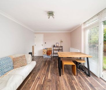 1 bedroom ground floor flat to rent - Photo 2