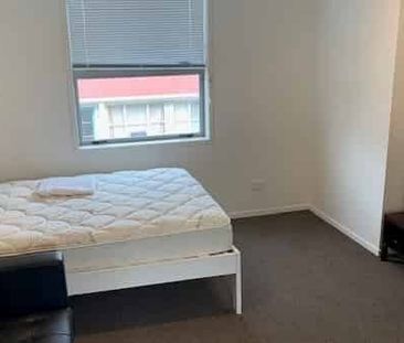 Modern Studio Close to Uni - Photo 1