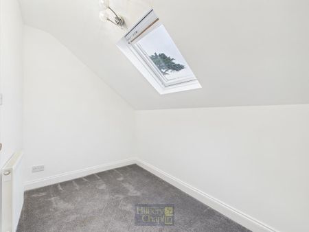 2 bedroom mews to rent - Photo 4