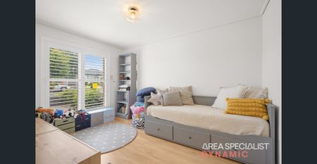 Beautifully Renovated, Spacious & Immaculately Presented! - Photo 5