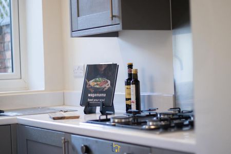 1 bedroom in a house share to rent - Photo 4