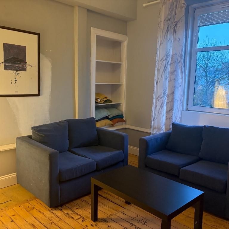 4 bedroom flat to rent - Photo 1