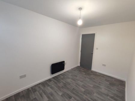 3 bedroom apartment to rent - Photo 4